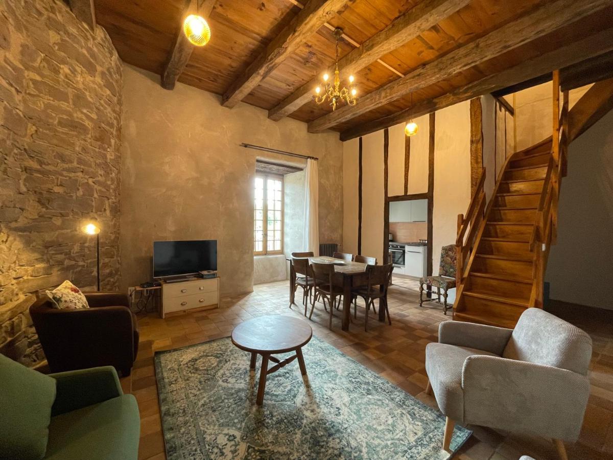 Chateau De Latour Sur Sorgue Marnhagues-et-Latour Esterno foto