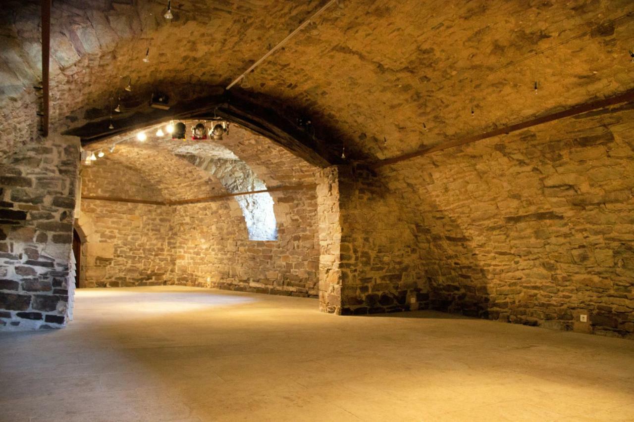 Chateau De Latour Sur Sorgue Marnhagues-et-Latour Esterno foto